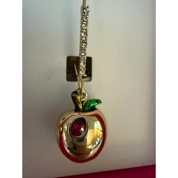 Bite into Style: These Apple Earrings Are Simply To Die For. - Picture 3 of 5